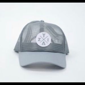 Zyia Ballcap